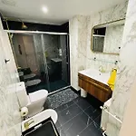 Stunning 2 Bedroom With Great Design Centre