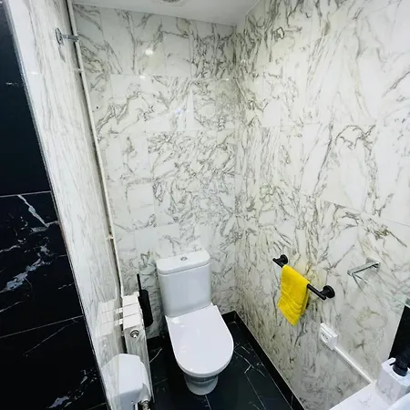 Apartament Stunning 2 Bedroom With Great Design Centre *