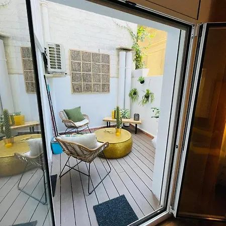 Stunning 2 Bedroom With Great Design Centre *