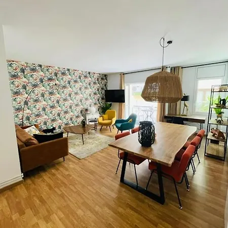 Apartment Stunning 2 Bedroom With Great Design Centre