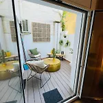 Stunning 2 Bedroom With Great Design Centre *