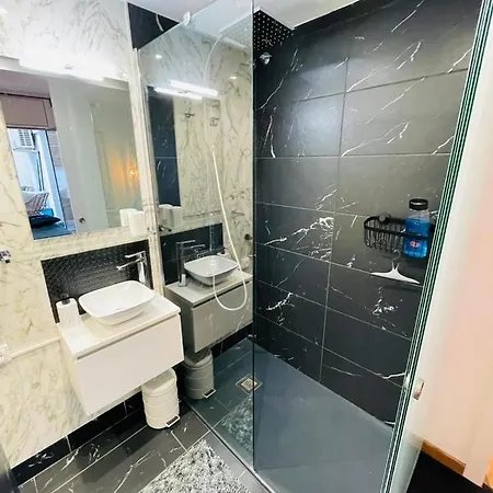 Stunning 2 Bedroom With Great Design Centre * سيدجيس