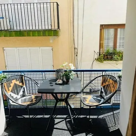 Stunning 2 Bedroom With Great Design Centre *