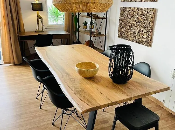 Stunning 2 Bedroom With Great Design Centre * Сіджас